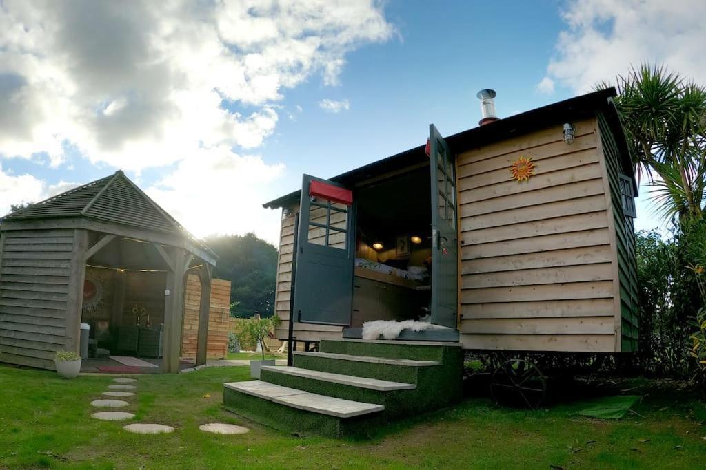 Romantic Retreat - Luxury Shepherds Hut + Hot Tub! Camborne Exteriér fotografie