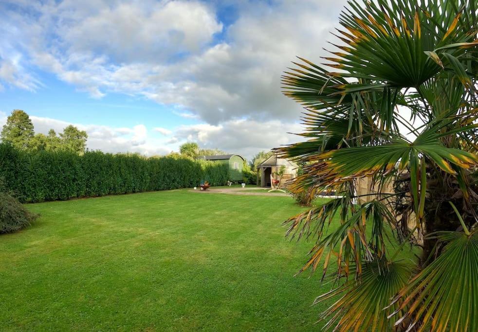 Romantic Retreat - Luxury Shepherds Hut + Hot Tub! Camborne Exteriér fotografie