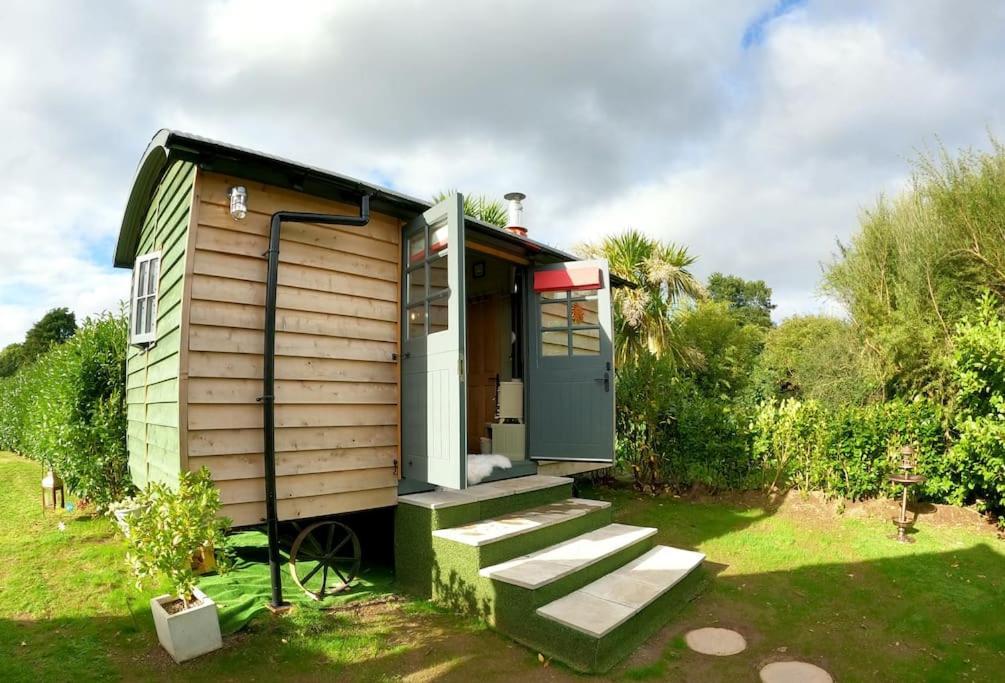 Romantic Retreat - Luxury Shepherds Hut + Hot Tub! Camborne Exteriér fotografie
